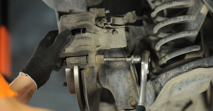 Changing Brake Pads on FORD FOCUS III Turnier 1.6 TDCi ECOnetic 2013 by yourself