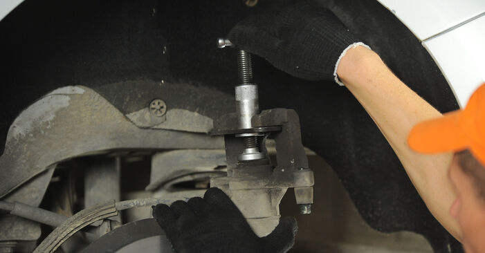 Trinn-for-trinn anbefalinger for hvordan du kan bytte Ford C Max DM2 2008 1.8 Bremseklosser selv