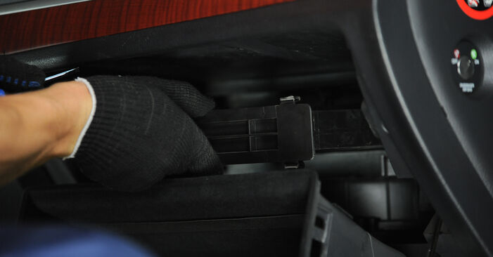 Samodzielna wymiana Filtr powietrza kabinowy w HYUNDAI Sonata VI (YF) 2.0 i 2012