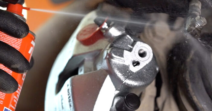 Hvordan skifte MERCEDES-BENZ CLK 2000 Bremsecaliper trinn–for–trinn veiledning