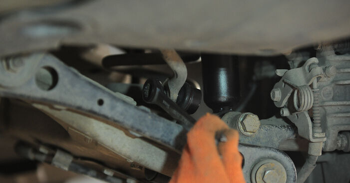 Replacing Anti Roll Bar Links on Audi A4 B7 2004 2.0 TDI 16V by yourself