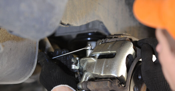 Hvordan man fjerner VW TRANSPORTER Bremsekaliber - nem at følge online instruktioner