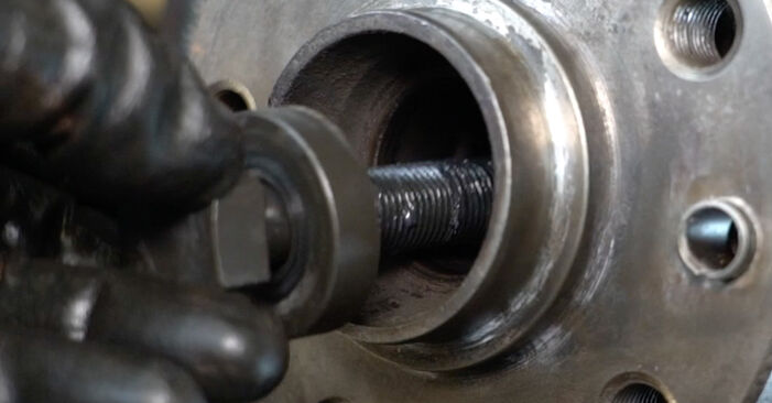 Wie schmierig ist es, selber zu reparieren: Radlager beim SEAT Alhambra 7M 1.9 TDI 2002 wechseln – Downloaden Sie sich Bildanleitungen