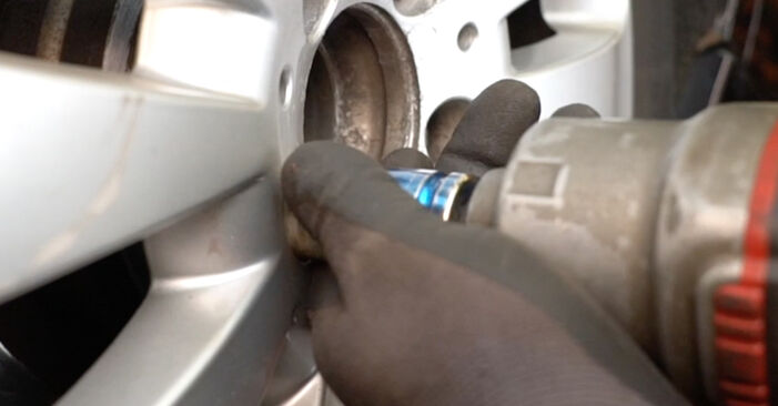 Replacing Shock Absorber on Mercedes S204 2009 C 220 CDI 2.2 (204.202) by yourself