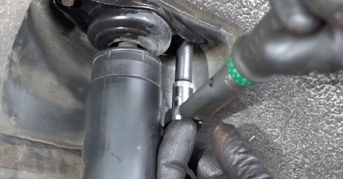 Wie kompliziert ist es, selbst zu reparieren: Stoßdämpfer am Volvo XC70 Kombi 2.4 D 2013 ersetzen – Laden Sie sich illustrierte Wegleitungen herunter
