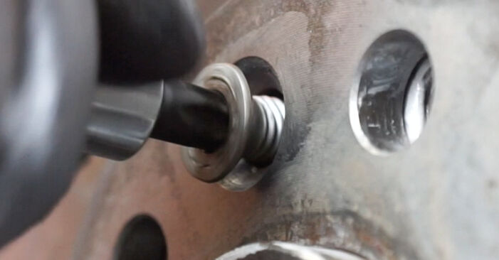 Schimbare Rulment roata Volvo XC60 156 2.0 D3 / D4 2010: manualele de atelier gratuite