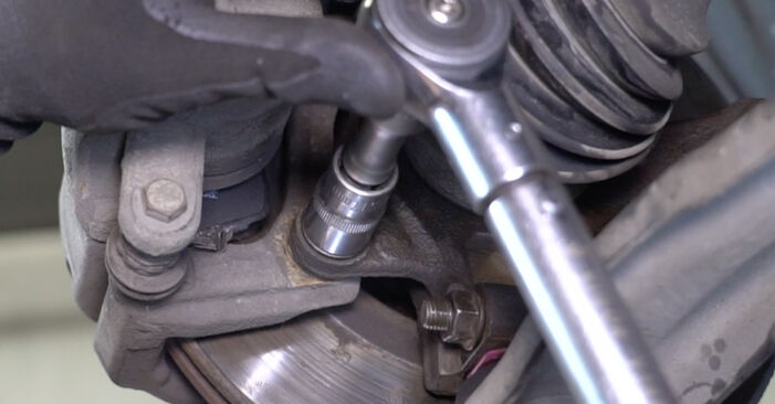 Trinn-for-trinn anbefalinger for hvordan du kan bytte Nissan Note e11 2010 1.4 LPG Hjullager selv