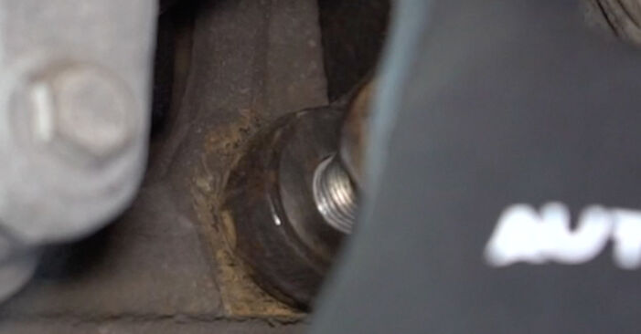 How to change Wheel Bearing on RENAULT CLIO IV Estate (KH) 2013 - tips and tricks