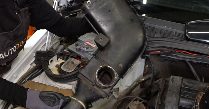 Changing Ignition Coil on MERCEDES-BENZ W124 Estate (S124) 300 D 3.0 (124.190) 1988 by yourself