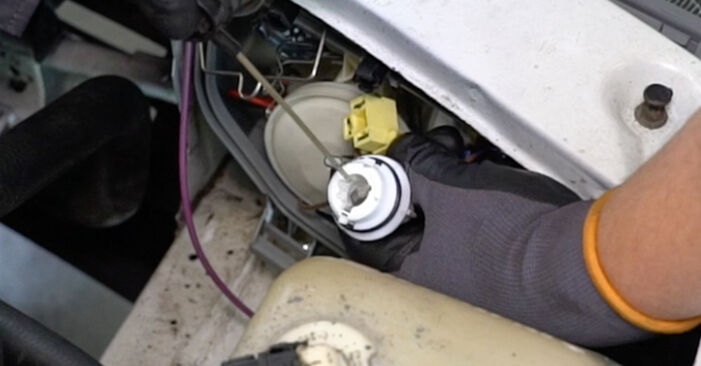 MERCEDES-BENZ 124 SERIES 230 E 2.3 (124.023) Hauptscheinwerfer Glühlampe austauschen: Tutorials und Video-Anweisungen online