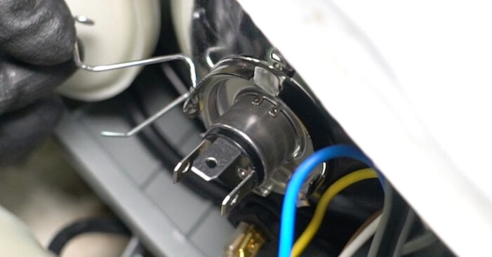 Cómo reemplazar Lámpara de Faro en un MERCEDES-BENZ W124 Cabrio (A124) 1993: descargue manuales en PDF e instrucciones en video