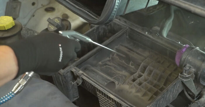 Wie lange braucht der Teilewechsel: Luftfilter am Ford Transit Mk7 Kastenwagen 2014 - Einlässliche PDF-Wegleitung