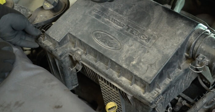 Ford Transit Tourneo MK6 2.2 2008 Luftfilter wechseln: Kostenfreie Reparaturwegleitungen