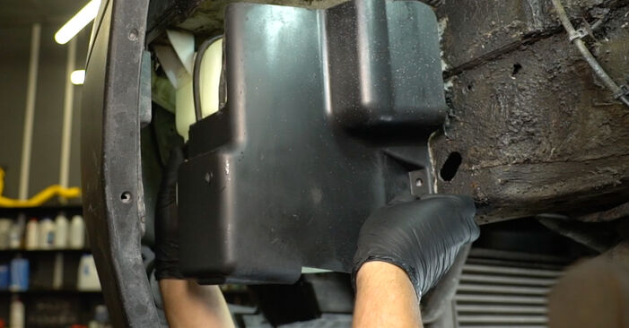 Ile czasu zajmuje wymiana: Pompka plynu do spryskiwacza w Ford Transit Mk7 Van 2.4 TDCi RWD 2014 - pouczająca instrukcja w formacie PDF