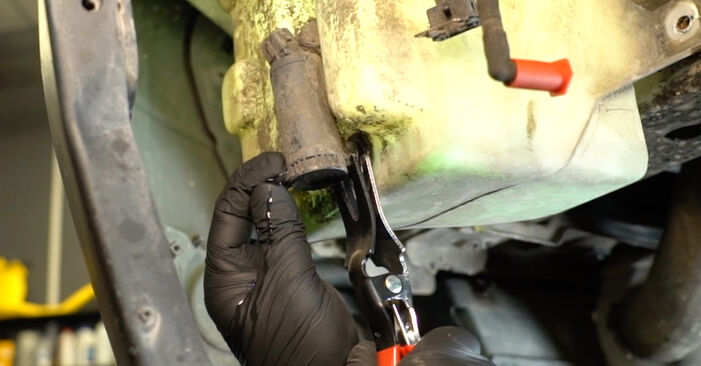 Cómo cambiar Bomba de Limpiaparabrisas en un FORD Escort Mk5 Cabrio (ALL) 1992 - consejos y trucos
