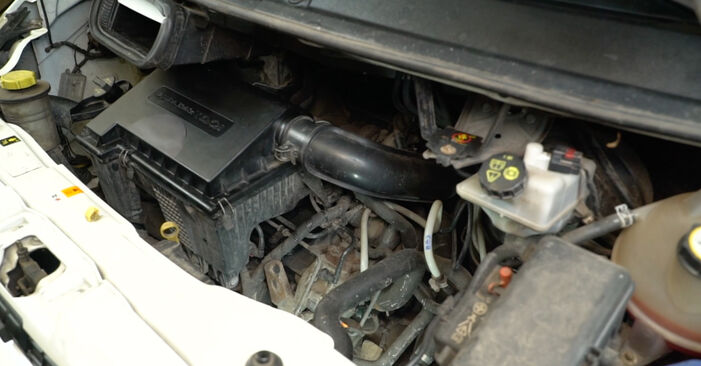 Tauschen Sie Thermostat beim Ford Transit Mk7 Kastenwagen 2007 2.2 TDCi selber aus