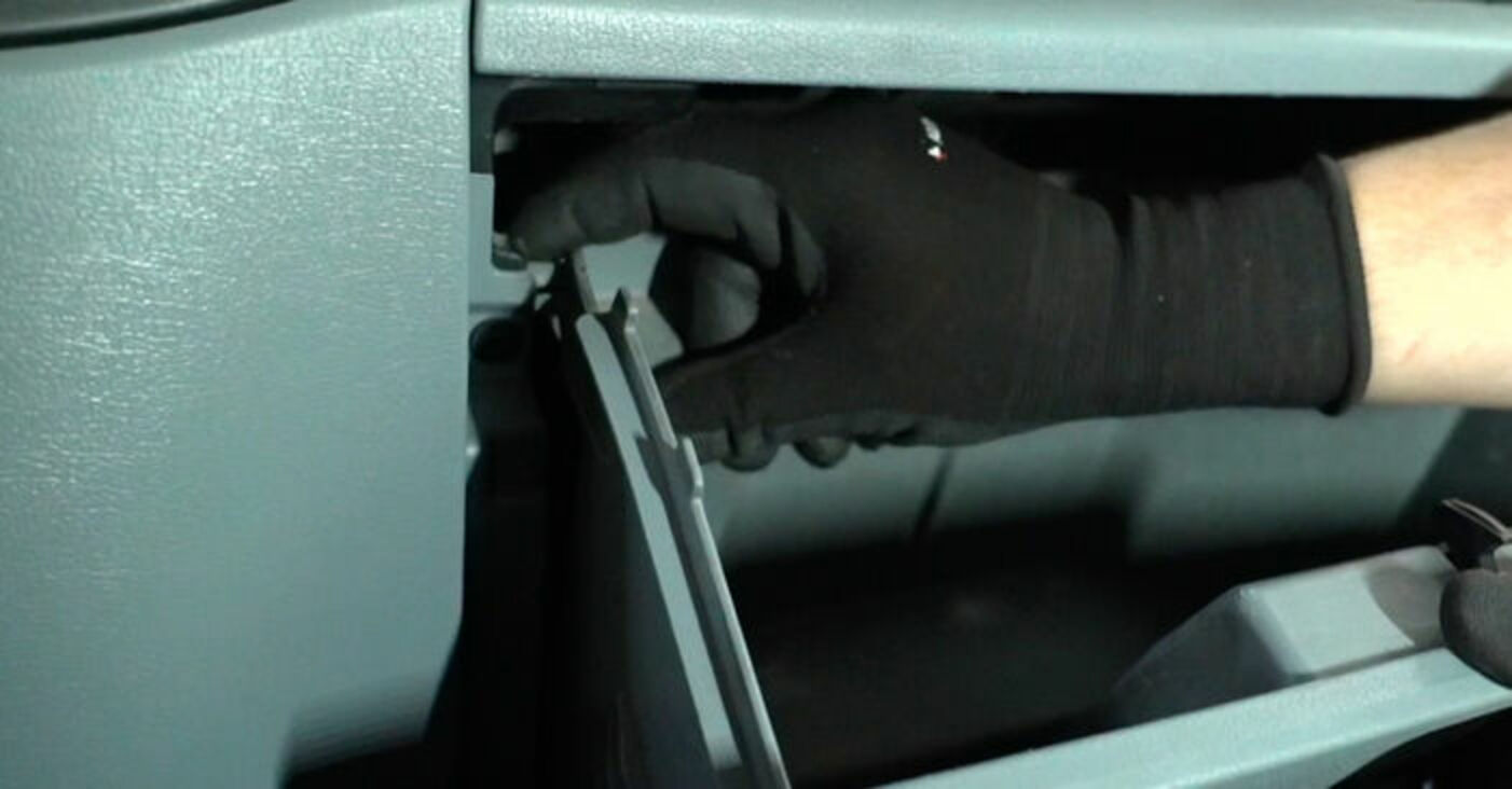 How to change a front suspension strut mount on the Ford Transit Mk7