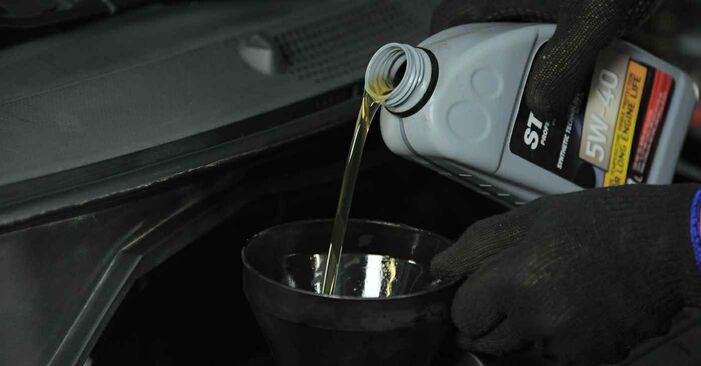 Hoe Oliefilter HONDA Civic XI Hatchback (FL) 2023 vervangen - advies en uitleg