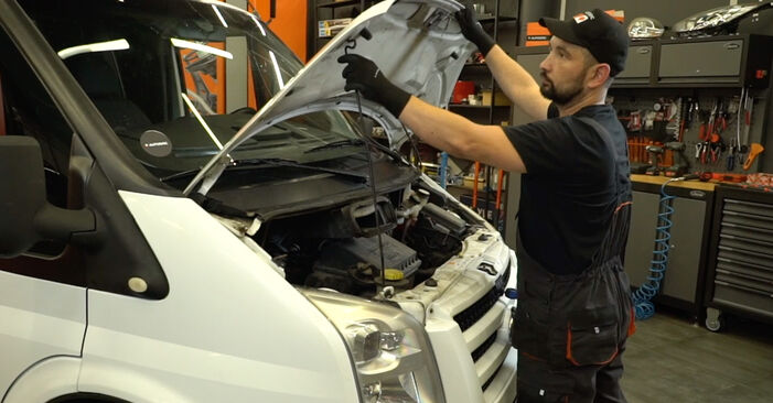 Cómo cambiar Discos de Freno Ford Transit Mk6 Furgoneta 2006 - Manuales en PDF y en video gratuitos