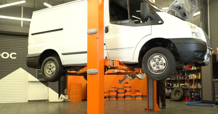 Cambio Discos de Freno FORD TRANSIT 2.4 TDCi RWD 2014 no será un problema si sigue esta guía ilustrada paso a paso