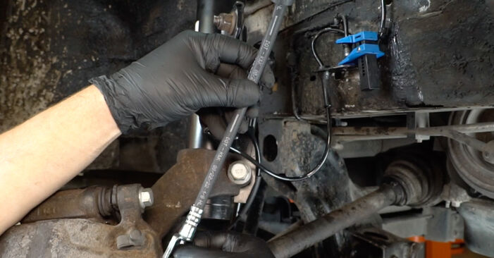 Cómo cambiar Latiguillos de Freno Ford Transit Mk6 Bus 2006 - Manuales en PDF y en video gratuitos