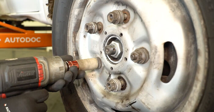 Cambiar Latiguillos de Freno Ford Transit Tourneo MK6 2.2 2008: manuales de taller gratuitos