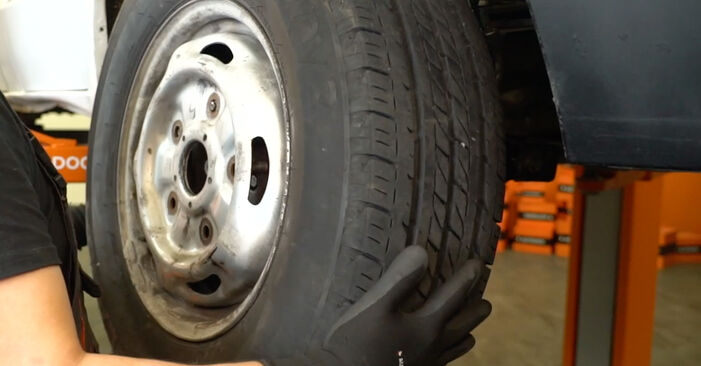 Cambio Pastillas De Freno Ford Transit Tourneo MK6 2.2 TDCi 2013 - este manual de taller gratuito lo ayudará a hacerlo usted mismo