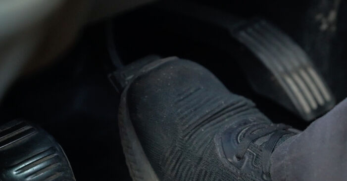 Cuando cambiar Pastillas De Freno FORD TRANSIT 2.2 TDCi 2008 por su cuenta