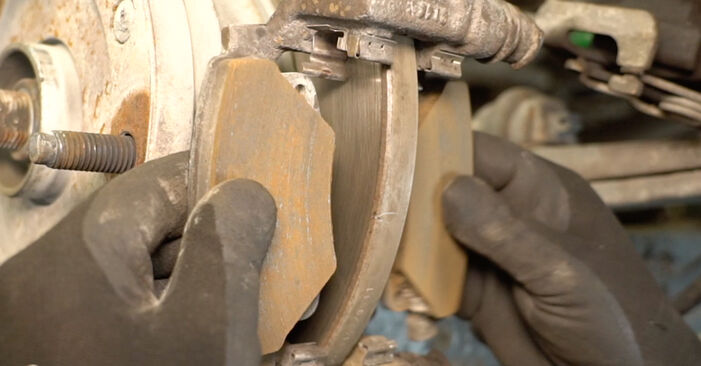 Cuando cambiar Pastillas De Freno FORD TRANSIT 2.4 TDCi 2008 por su cuenta