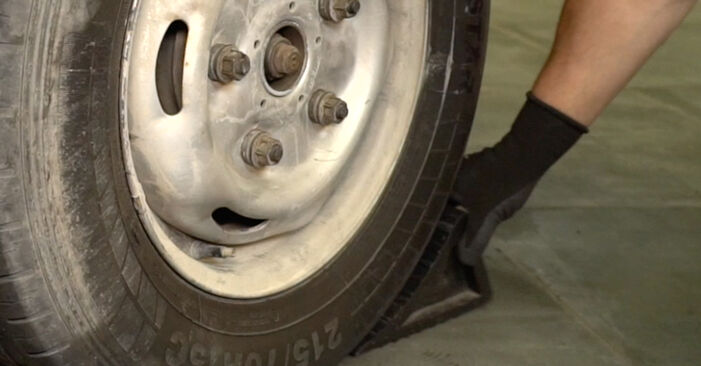 Cuando cambiar Pastillas De Freno FORD TRANSIT 2.4 TDCi 2008 por su cuenta