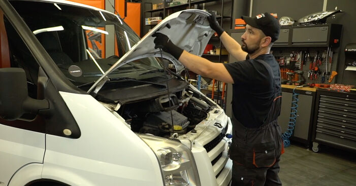 Cómo cambiar Sensor de Desgaste de Pastillas de Frenos Ford Transit Mk6 Furgoneta 2006 - Manuales en PDF y en video gratuitos