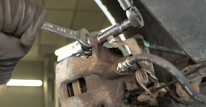 Cómo cambiar Sensor de Desgaste de Pastillas de Frenos Ford Transit Connect mk1 1.8 Di 2008 - descargue la guía ilustrada