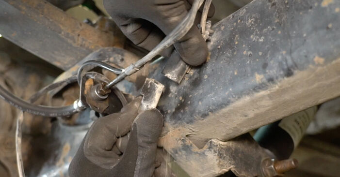 Como trocar Sensor de Desgaste Pastilha de Travão no FORD Transit Mk6 Camião de plataforma / Chassis (V347, V348, FM, FN, FF) 2009 - dicas e truques
