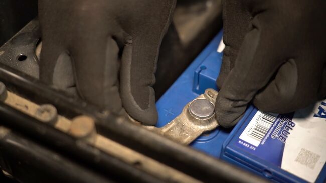 FORD FOCUS Batterie remplacement: guides en ligne et tutoriels vidéo
