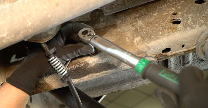 Hoe Handremkabel vervangen FORD TRANSIT Bus (FD_ _, FB_ _, FS_ _, FZ_ _, FC_ _) 2005: download pdf-handleidingen en video-instructies