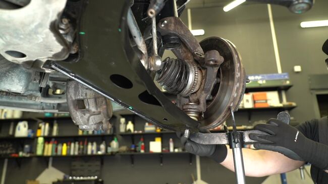 Come cambiare Testina Braccio Oscillante su Ford Transit Mk5 Bus 2.0 DI 2000 - manuali PDF e video gratuiti