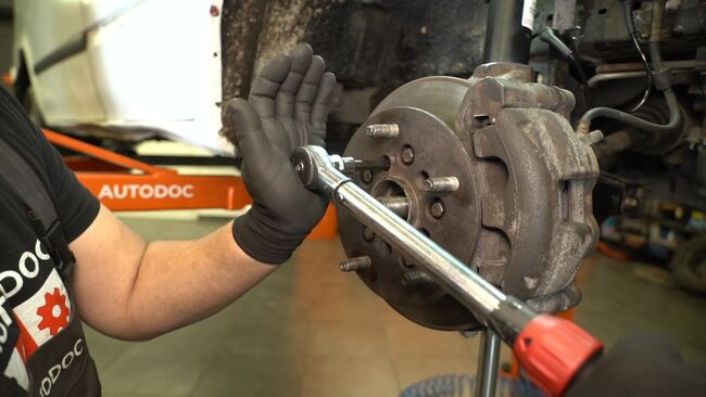 Come sostituire Testine braccio oscillante FORD TRANSIT Autobus (FD_ _, FB_ _, FS_ _, FZ_ _, FC_ _) 2.0 TDCi 2001 - manuali passo passo e video guide