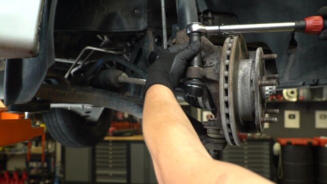 Manualul de schimb Pivot Roata FORD TRANSIT 2000 - pas cu pas
