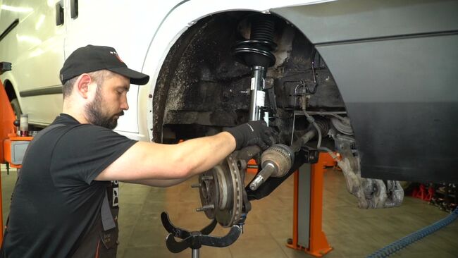 FORD TRANSIT Custom Šarnyras savarankiško keitimo instrukcija