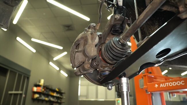 Pasikeiskite FORD TRANSIT Custom Šarnyras patys - internetinė instrukcija