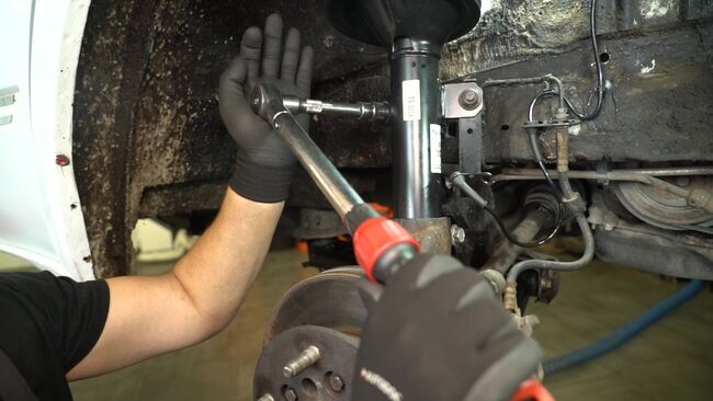 Jak wymienić Sworzeń Wahacza w FORD Transit Custom V362 Van (FY, FZ) 2024 - wskazówki i porady