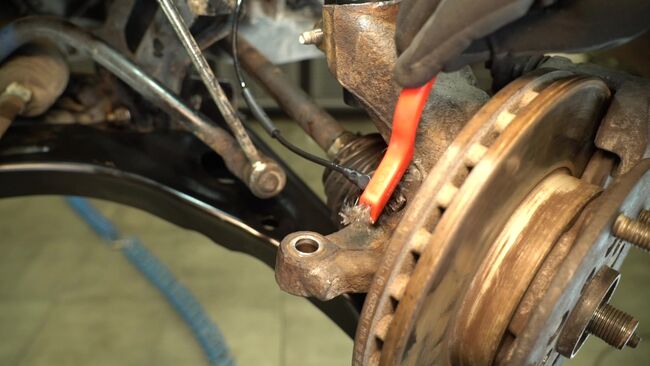 Wie man Traggelenk beim FORD Transit Mk7 Bus (V363, FAD, FBD) 2018 auswechselt – Downloaden Sie sich PDF-Tutorials und Videoanleitungen herunter