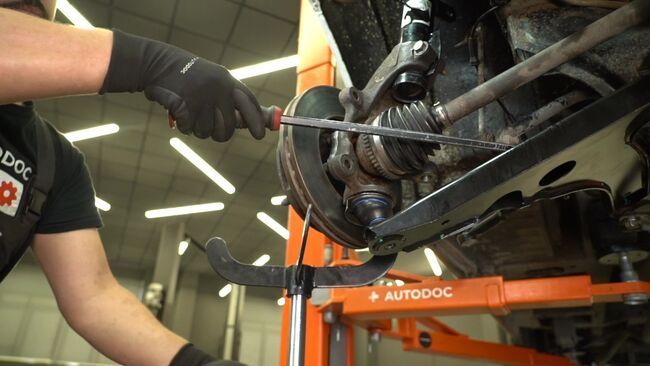 Wie Traggelenk beim FORD TRANSIT Bus 2013 gewechselt werden - Unentgeltliche PDF- und Videoanweisungen