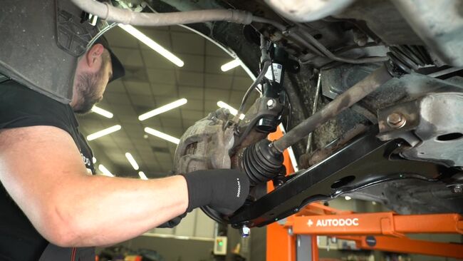FORD TRANSIT 2.2 TDCi 4x4 Traggelenk austauschen: Tutorials und Video-Anweisungen online