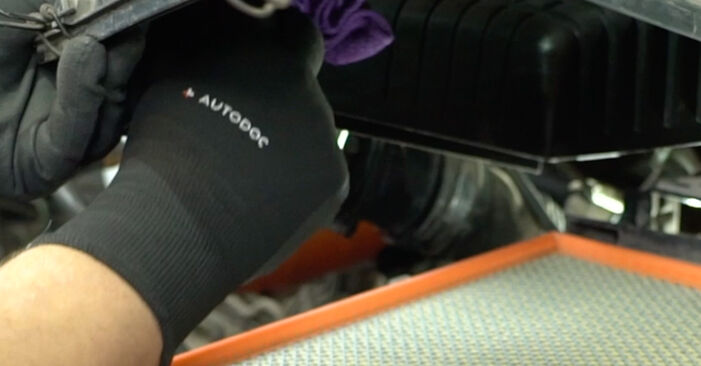 Kuinka poistaa RENAULT MASTER -auton Ilmansuodatin - helposti seurattavat online-ohjeet