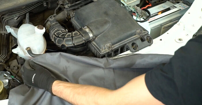 Batterie RENAULT Renault Master 2 Kastenwagen 2.5 dCi 120 1998 tauschen - Kostenlose PDF- und Videoanleitungen
