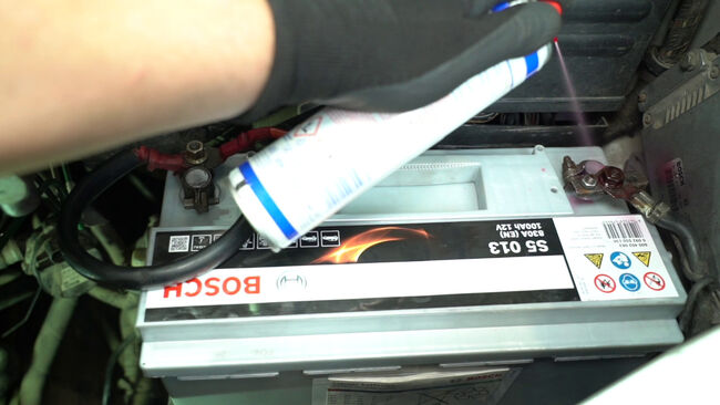 NISSAN INTERSTAR Baterie svépomocná výměna díky návodu z naší dílny