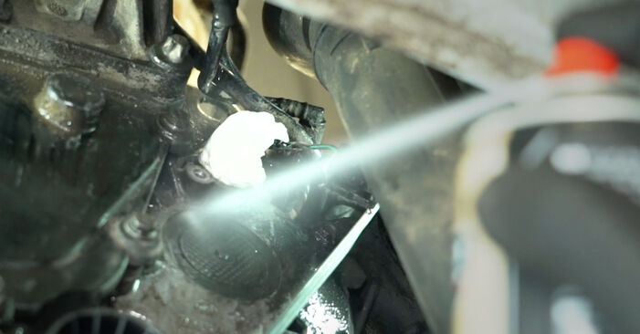 Renault Master II Bus 2.5 dCi 2004 Nockenwellensensor wechseln: wie schwer ist es, selbst zu reparieren - Downloaden Sie sich illustrierte Anleitungen