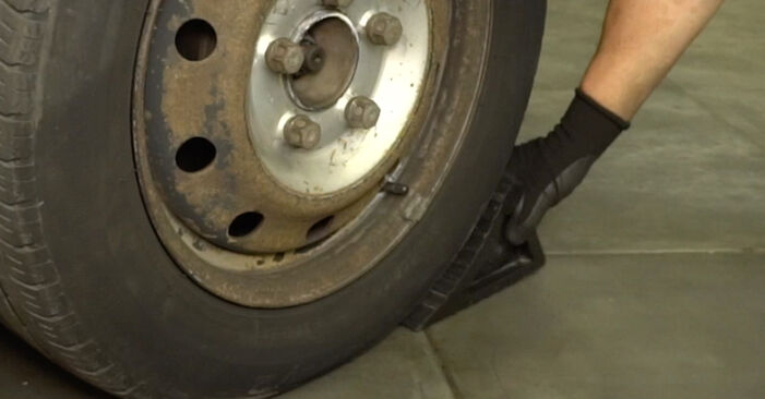 Remplacer Amortisseur sur RENAULT MASTER par vous-même