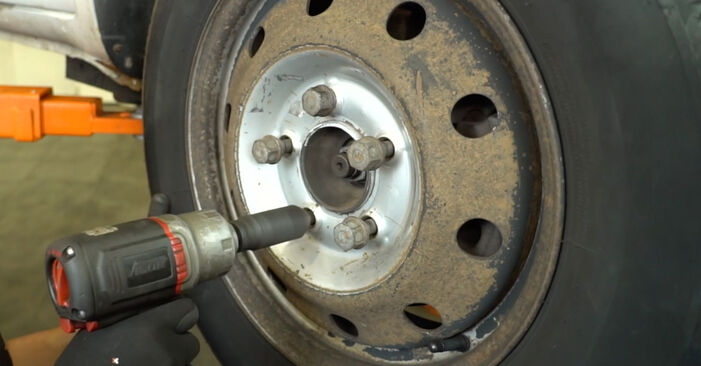 Como cambiar Muelles de Suspensión NISSAN INTERSTAR 3.0 dCi 140 2007 - instrucciones online fáciles de seguir